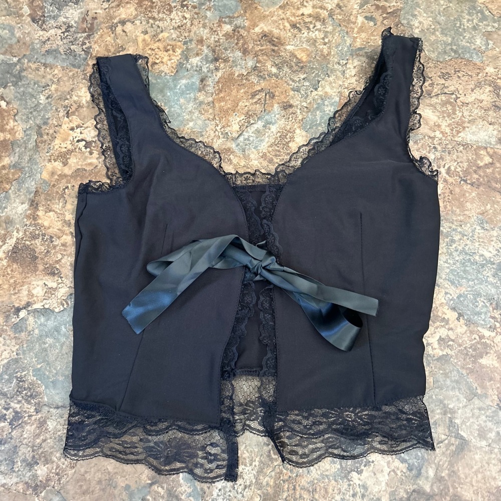 Dazy Lace Sleeveless Vest Shirt Womens Size Small Black Shirt Lightweight Top